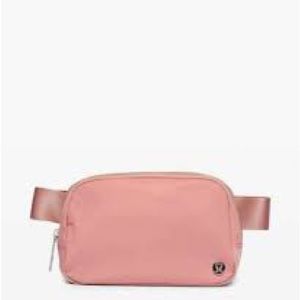 lululemon Everywhere Belt bag pink pastel